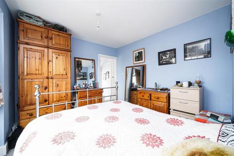 4 Maida Avenue, London, E4 7JN