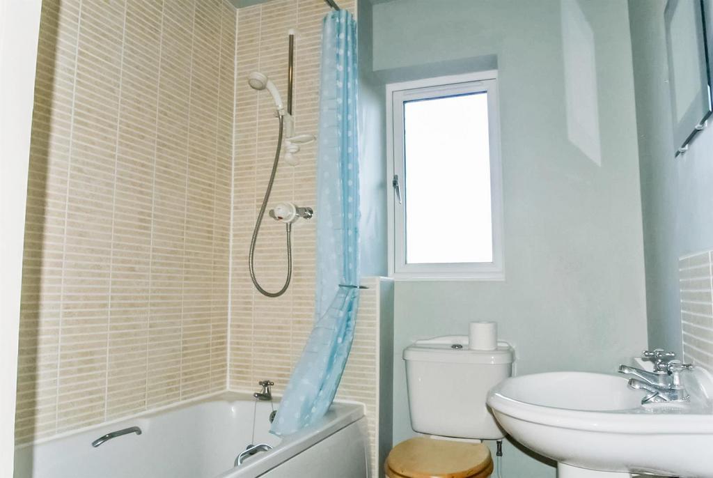 Bathroom.JPG