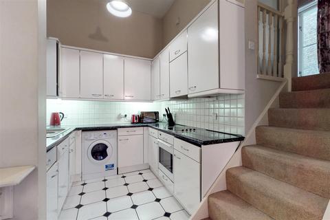 2 bedroom flat for sale, Burgon Street, London EC4V
