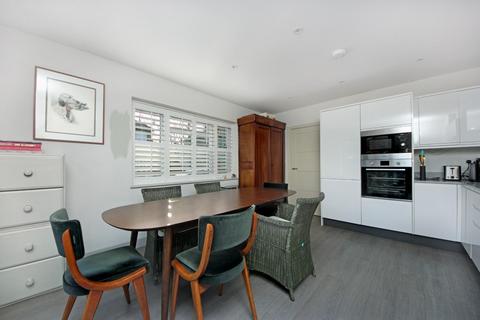3a Chilton Avenue, London, W5 4RU