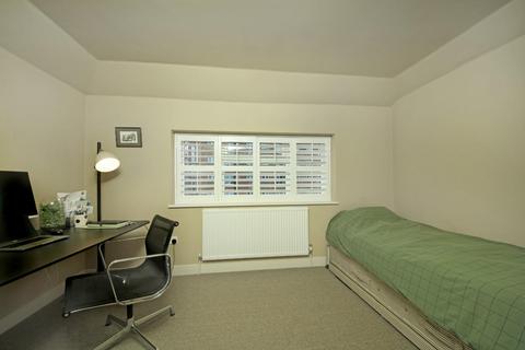 3a Chilton Avenue, London, W5 4RU