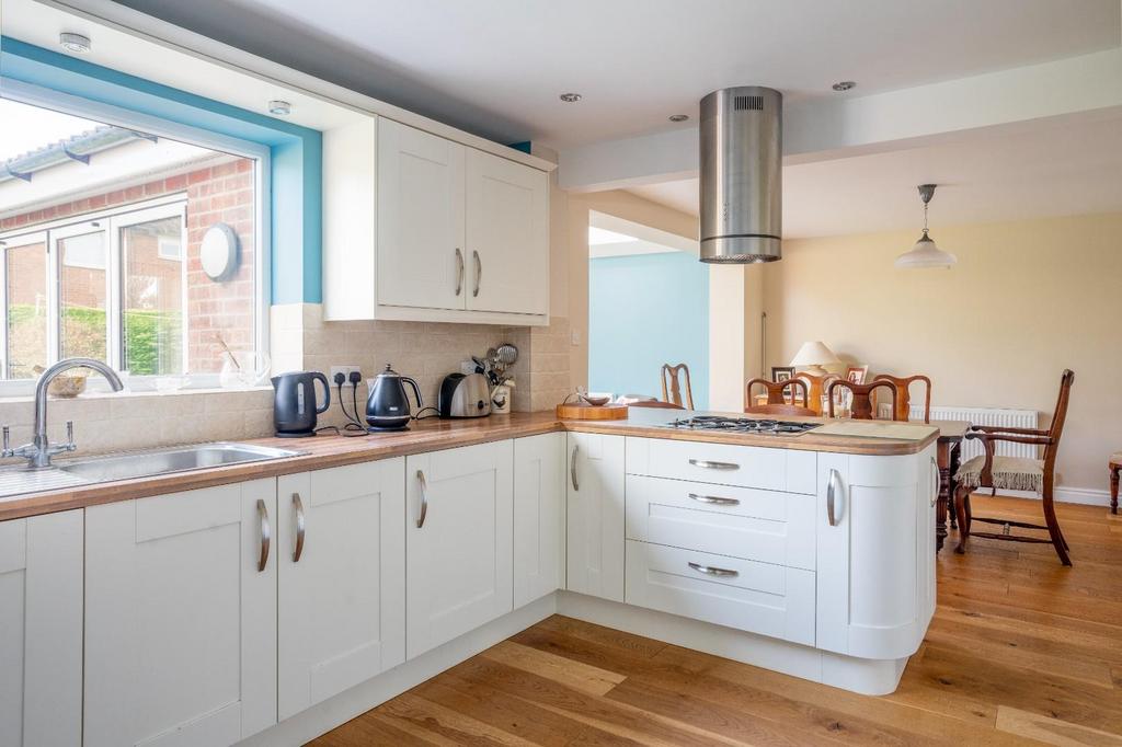 Alness Drive, Woodthorpe, York 4 bed detached house for sale £475,000