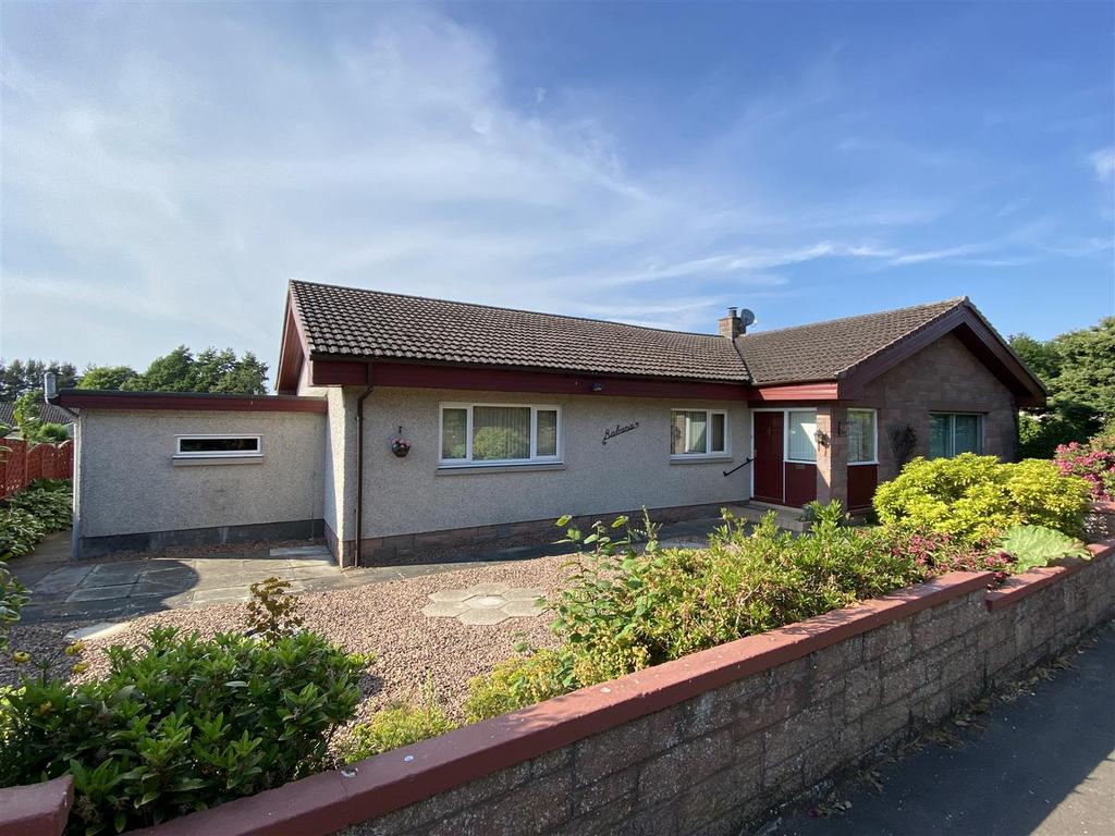 Caddam Road, Coupar Angus PH13 3 bed detached bungalow for sale £269,500