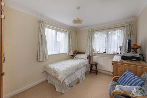 12 Wheathampstead Road, Harpenden, AL5 1ND