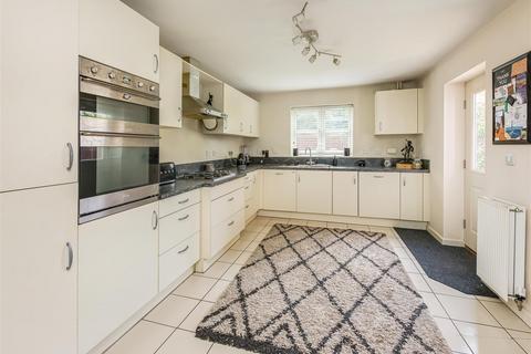 80 Brickbridge Lane, Wombourne, Wolverhampton, WV5 0BB