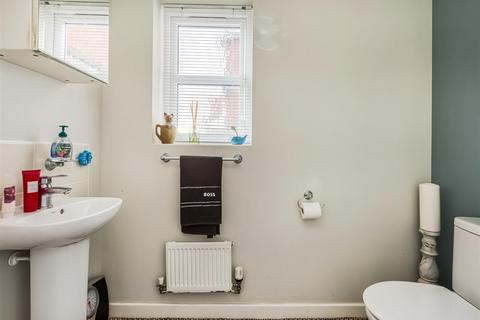 80 Brickbridge Lane, Wombourne, Wolverhampton, WV5 0BB