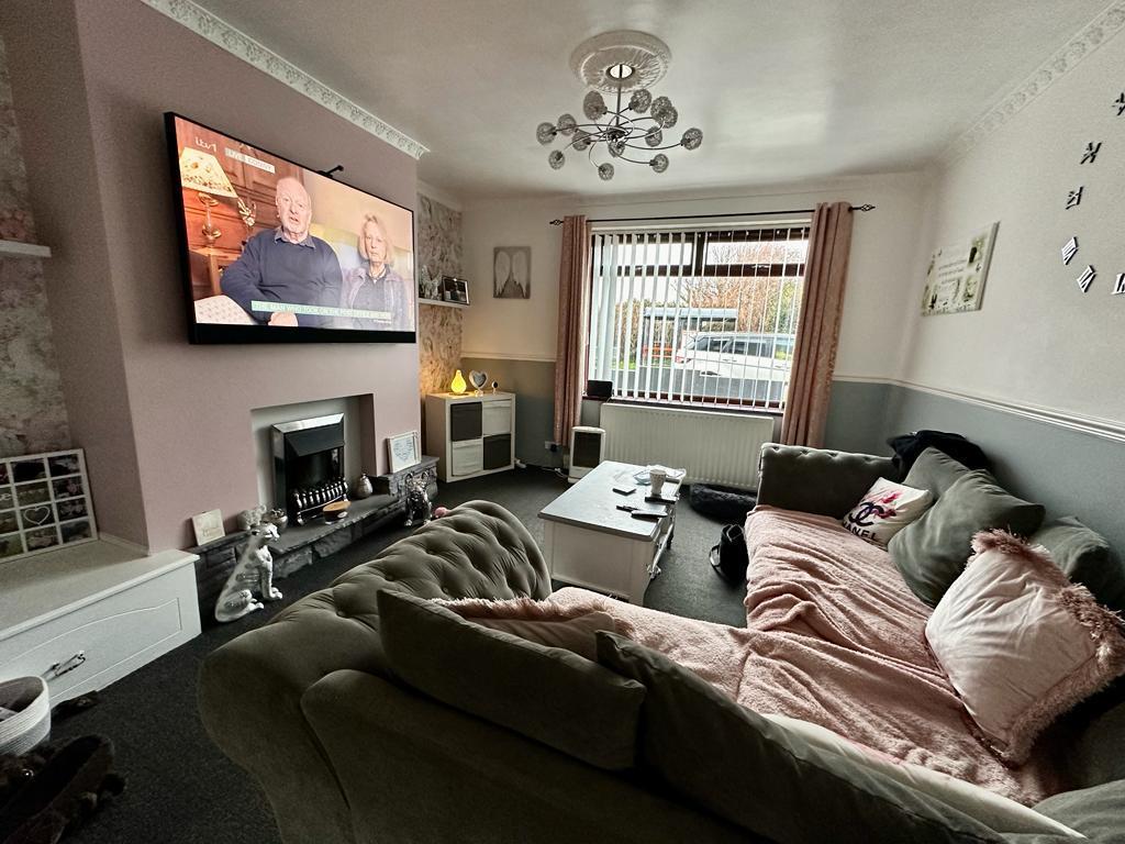 North View Terrace, Houghton Le Spring DH4 3 bed terraced house for