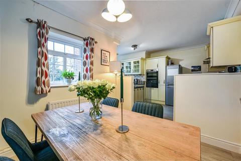 32 Evingar Road, Whitchurch, RG28 7EY
