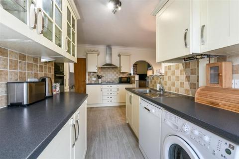 32 Evingar Road, Whitchurch, RG28 7EY