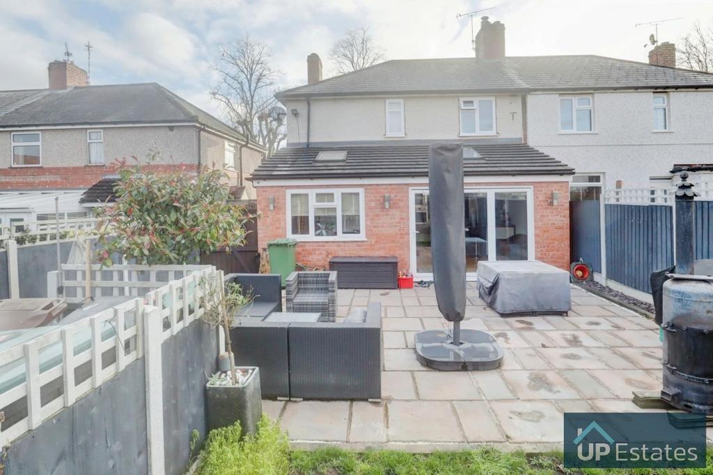 St. Pauls Road, Stockingford, Nuneaton 3 bed semidetached house for