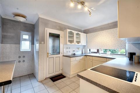 2 bedroom detached bungalow for sale, Prestwood Drive, Nottingham