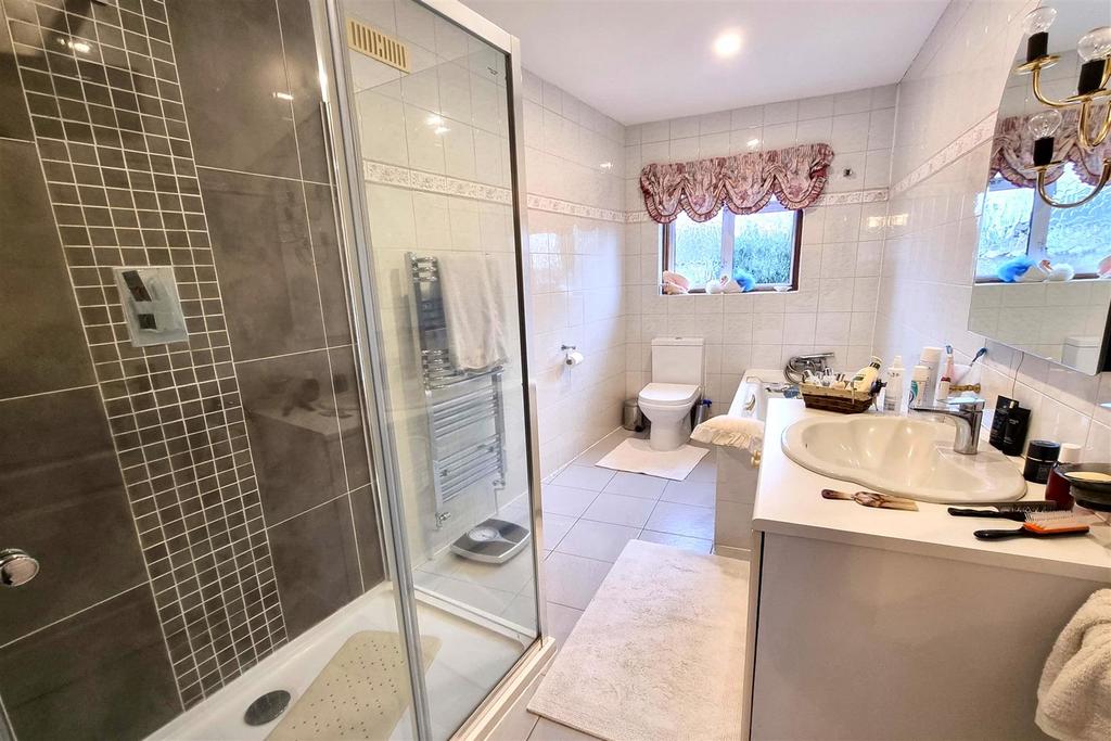 En suite bathroom