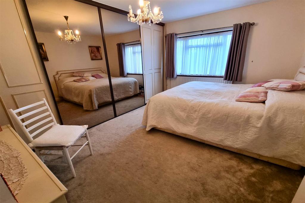 Bedroom 2:
