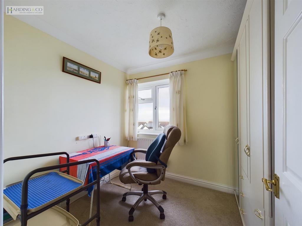 Bedroom 4.jpg