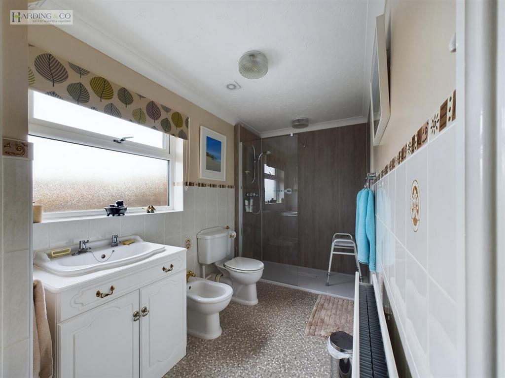 Family Shower Room.jpg