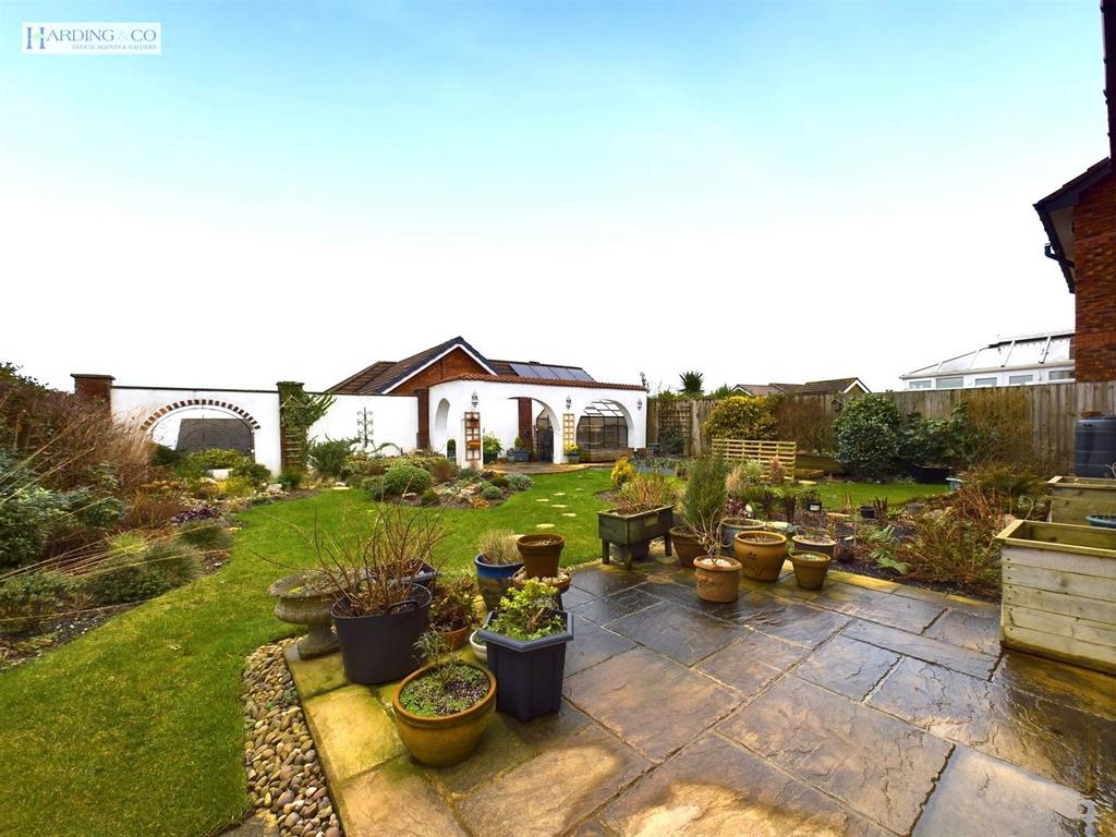 Garden .1.jpg