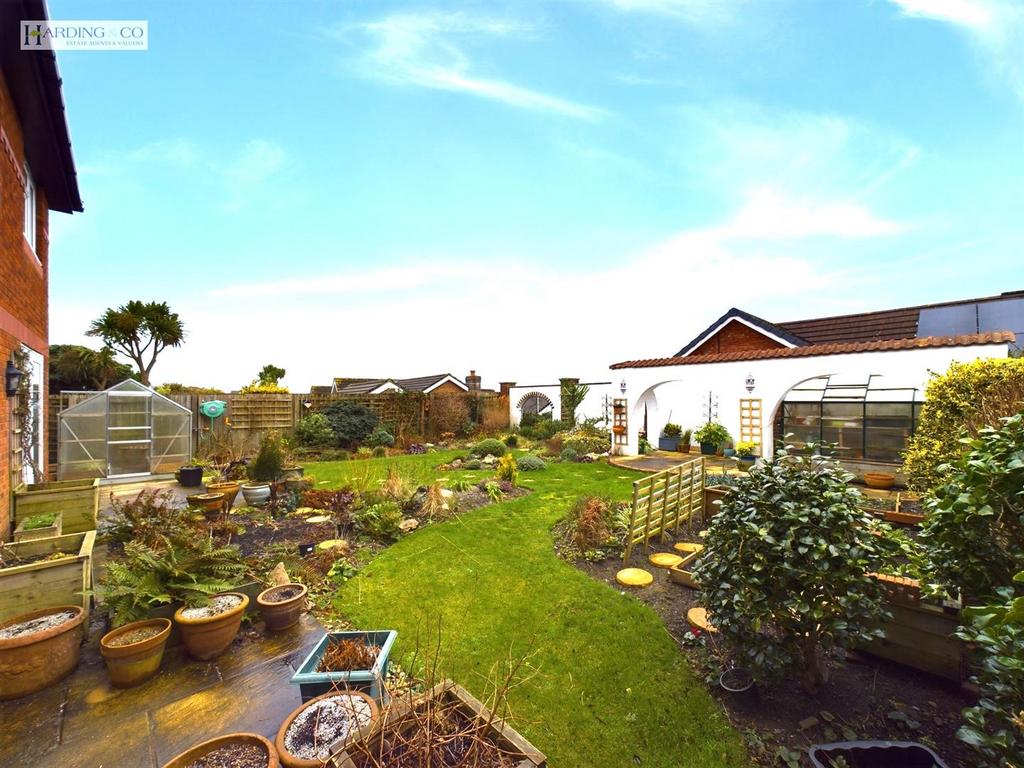 Garden .4.jpg