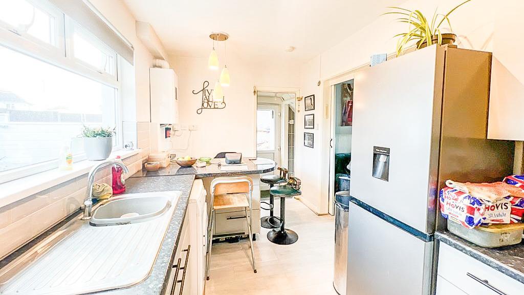 Kitchen/ Breakfast Room