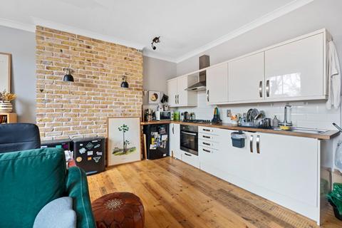 1 bedroom flat for sale - Southwold Road, London, E5