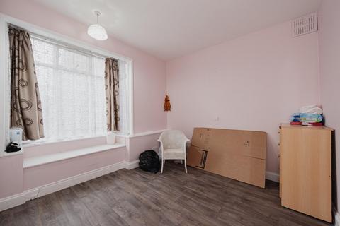 388 Chessington Road, Epsom, KT19 9EG