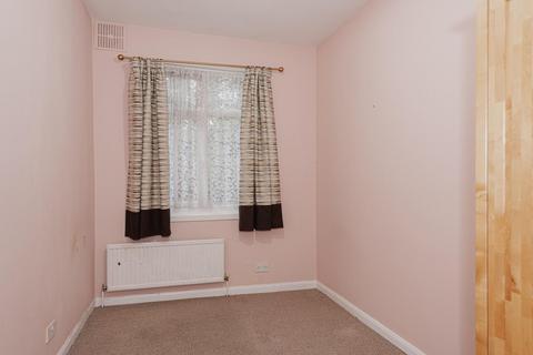 388 Chessington Road, Epsom, KT19 9EG