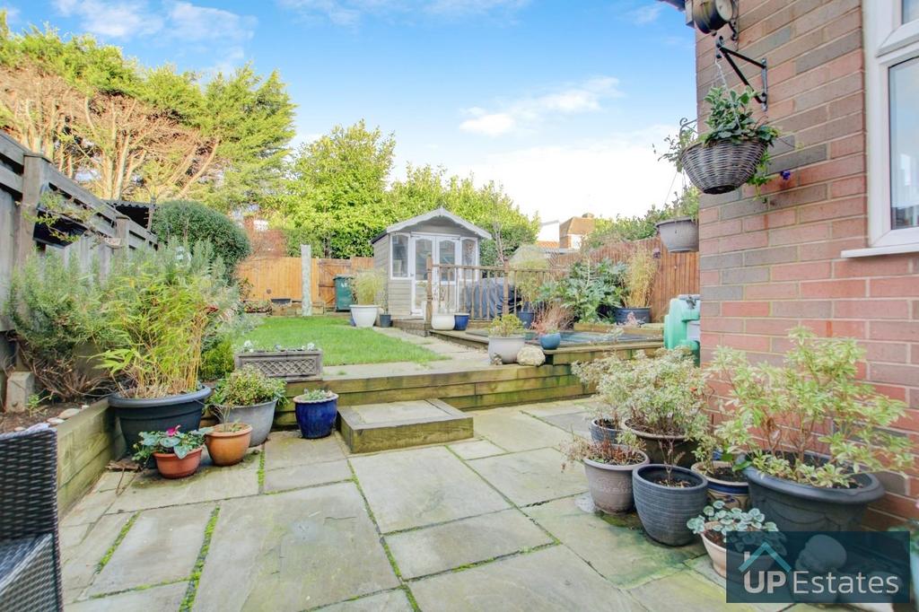 Seedfield Croft, Cheylesmore, Coventry 3 bed terraced house for sale