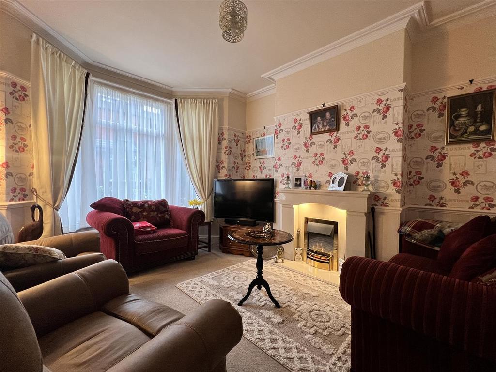 Beechville Avenue, Scarborough 2 bed terraced house for sale £170,000