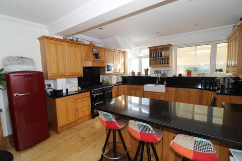 5 bedroom semi-detached house for sale, Bromley Common, Bromley, BR2