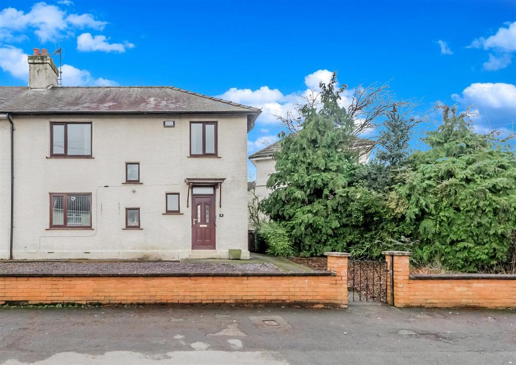 Wolley Avenue, New Farnley, Leeds 3 bed townhouse for sale £229,995