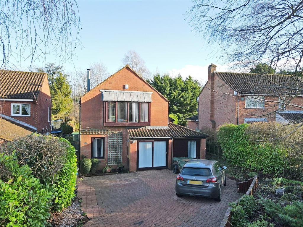 Tower Drive, Neath Hill, Milton Keynes 4 bed detached house for sale