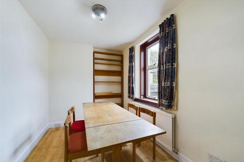 3 bedroom end of terrace house for sale, King Street, Stanley PH1