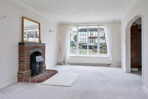 44 Southway, Carshalton, SM5 4HW