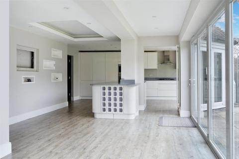 44 Southway, Carshalton, SM5 4HW