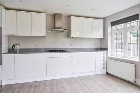 44 Southway, Carshalton, SM5 4HW
