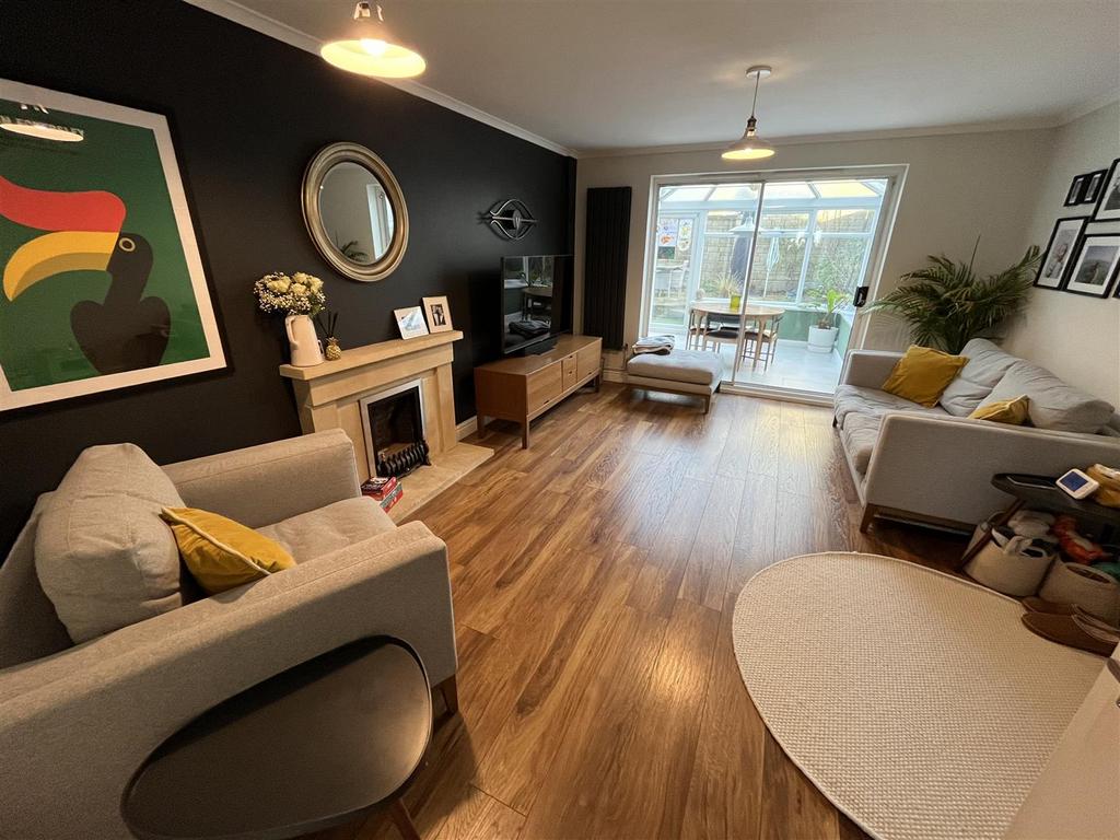 Celandine Way, Cepen Park North SN14 2 bed end of terrace house for sale £270,000