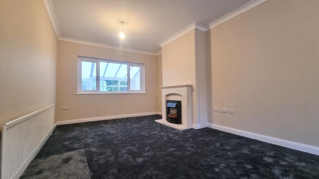Powke Lane, West Midlands 3 bed semidetached house £995 pcm (£230 pw)
