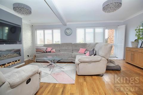 61 Claremont, Cheshunt, Waltham Cross, EN7 5QR