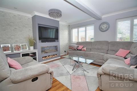 61 Claremont, Cheshunt, Waltham Cross, EN7 5QR