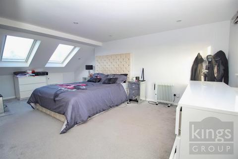 61 Claremont, Cheshunt, Waltham Cross, EN7 5QR