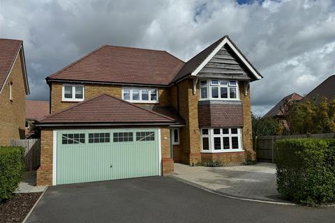 4 bedroom detached house for sale, Morgans Road, Calne