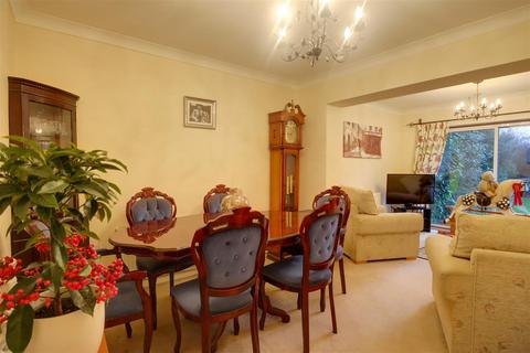 3 bedroom detached house for sale, Briarfields, Frinton-On-Sea CO13