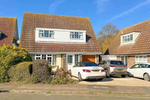 3 bedroom detached house for sale, Briarfields, Frinton-On-Sea CO13