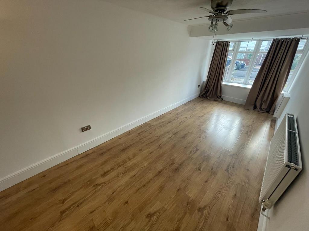 Gawsworth Close, Timperley, Altrincham 3 bed semidetached house to