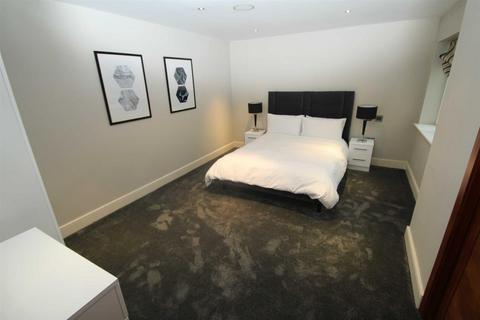 3 bedroom apartment to rent - Park Road, Bowdon