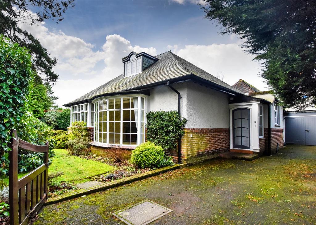 19 Clifton Road - Front.jpg