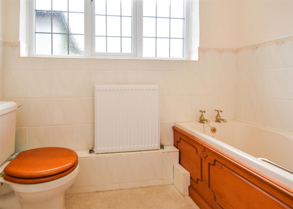 19 Clifton Road -Bathroom.jpg