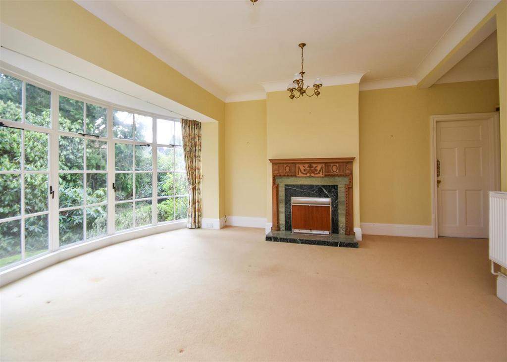 19 Clifton Road - Dining Room.jpg