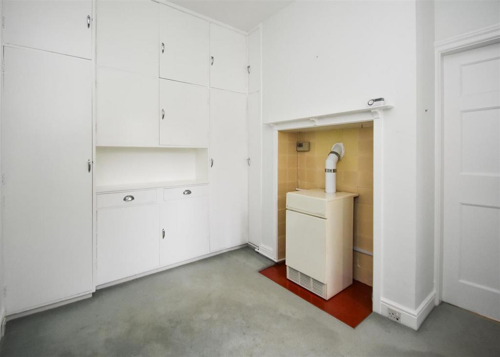 19 Clifton Road - Breakfast Room.jpg