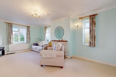 16 Fancys Close, Portland, DT5 2AJ