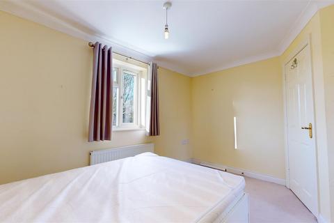 16 Fancys Close, Portland, DT5 2AJ